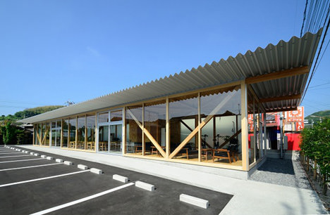 サムネイル:原田将史 / レインボーアーキテクツによる岡山の「牛窓の食堂」