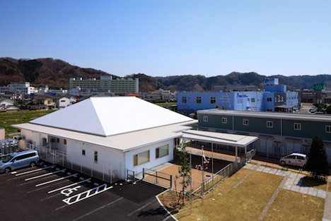 サムネイル:石嶋設計室＋小松豪一級建築士事務所による福島の「かなや幼稚園」