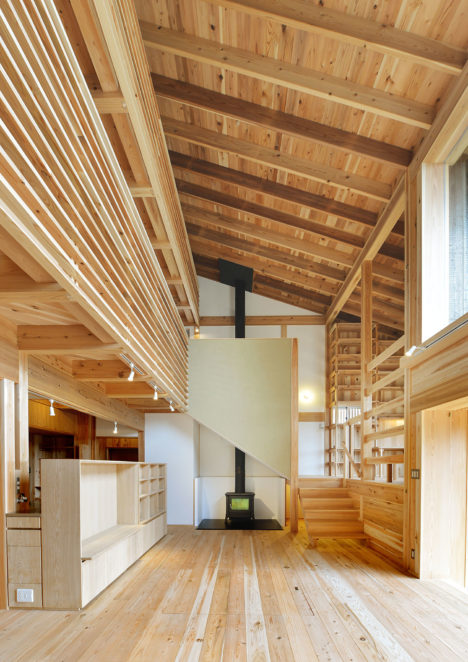 サムネイル:吉村理建築設計事務所による、三重の住宅「桔梗の家」