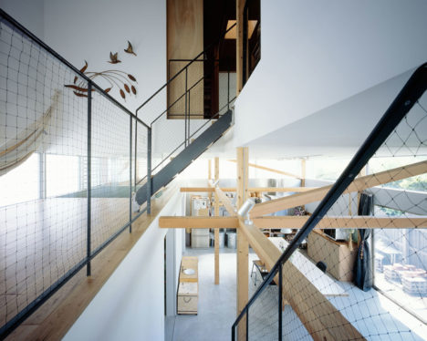 サムネイル:成瀬・猪熊建築設計事務所による、東京の住宅「スプリットハウス」