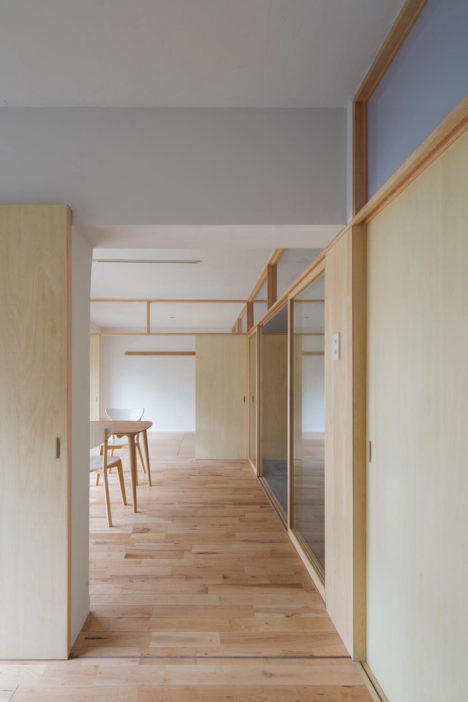 サムネイル:藤田雄介 / Camp Design inc.による、築４５年程の団地の１室のリノベーション「夏見台の住宅」