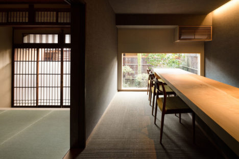 サムネイル:二俣公一 / ケース・リアルによる、京都の既存住宅を改修した、ギャラリーなどの複合スペース「御所東の蔵のある家」