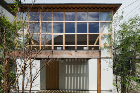 サムネイル:山路哲生建築設計事務所による、埼玉県の住宅「三尺格子の家」