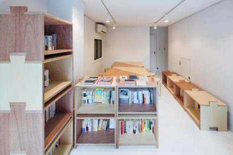 サムネイル:ツバメアーキテクツによる、東京・日本橋の、オフィスの計画「継手のある家具」