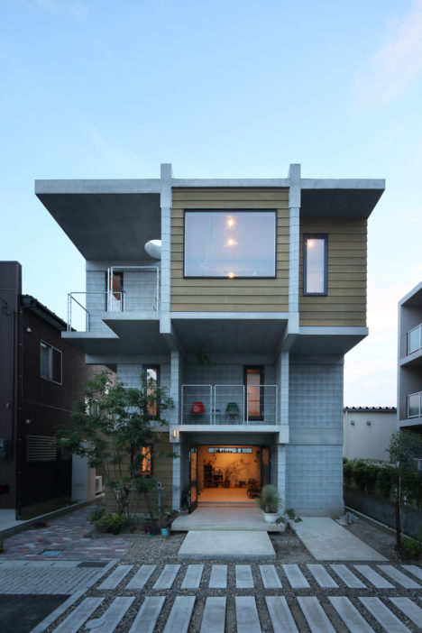 サムネイル:篠崎弘之建築設計事務所による、新潟県新潟市の住宅「House B for a family」