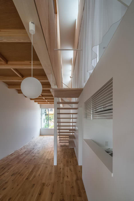 サムネイル:諸江一紀建築設計事務所による、愛知・名古屋の「十一屋の住宅」