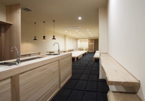 サムネイル:村上建築工舎による、京都市上京区の、カフェと学習塾のシェア空間「出町柳の会所」