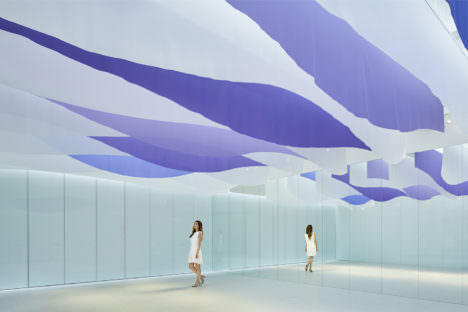 サムネイル:佐藤可士和 / SAMURAIによる、東京都世田谷区の、企業のエントランスとスタジオのインテリアデザイン「beauty experience」