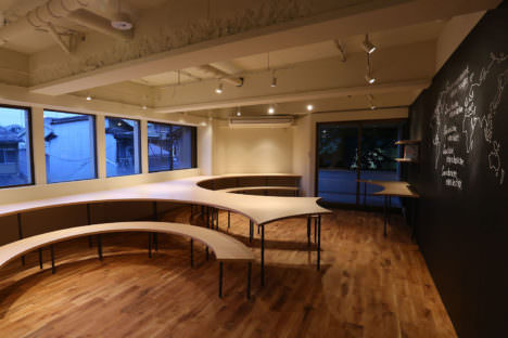 サムネイル:若林秀典建築設計事務所による、京都の学習塾「StudyRoom」