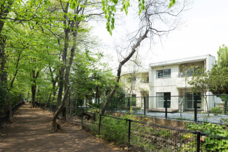 サムネイル:成瀬・猪熊建築設計事務所による、東京郊外のシェアハウス「ガーデンテラス鷹の台」