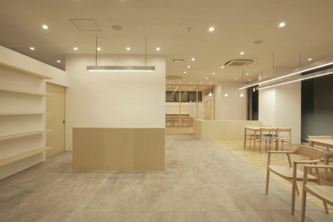 サムネイル:松葉邦彦 / TYRANT Inc.による、東京都八王子市の不動産会社の店舗「GLOBAL KOEI」