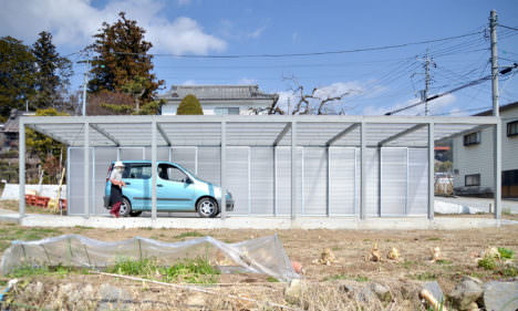 サムネイル:前嶋章太郎 / MAESHIMA ARCHITECTSによる、山梨の「野菜畑の倉庫」