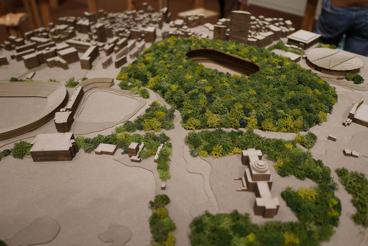 田根剛の、東京オペラシティアートギャラリーでの建築展「未来の