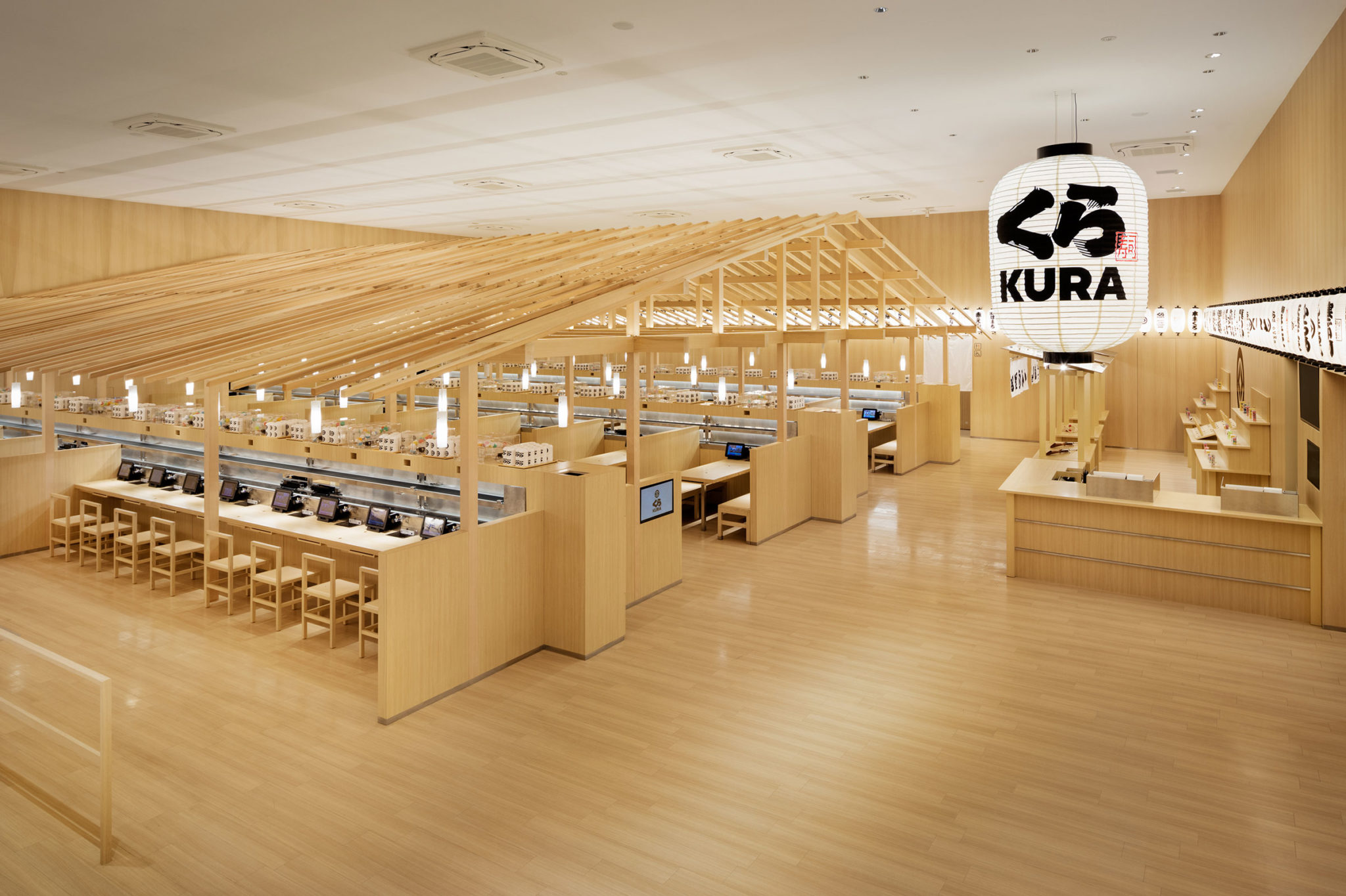佐藤可士和 Samuraiによる 東京 台東区の くら寿司のグローバル旗艦店 くら寿司浅草rox店 Architecturephoto Net