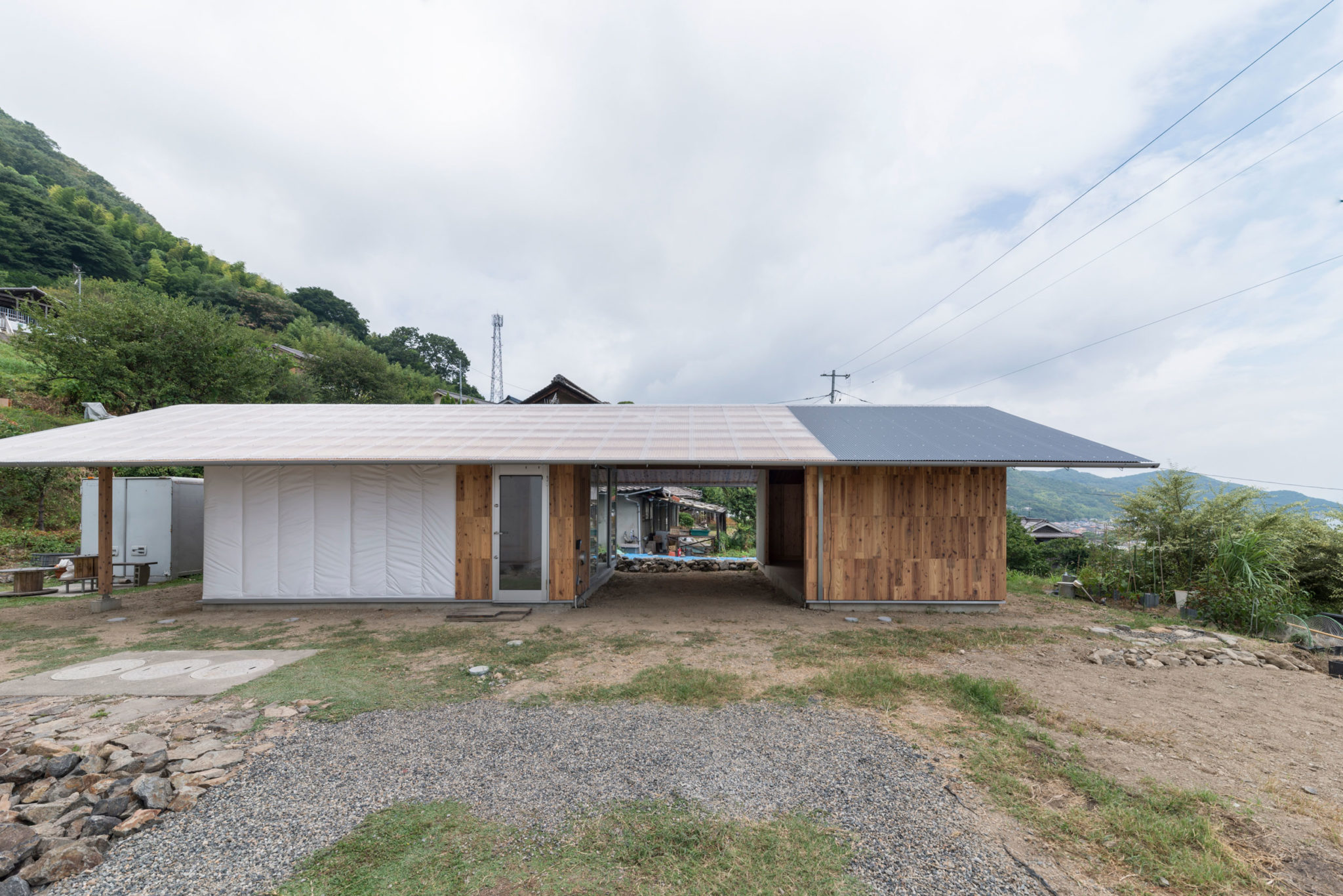 Icada 岩元真明 千種成顕による 広島 福山市の アトリエ付き住宅 節穴の家 Architecturephoto Net