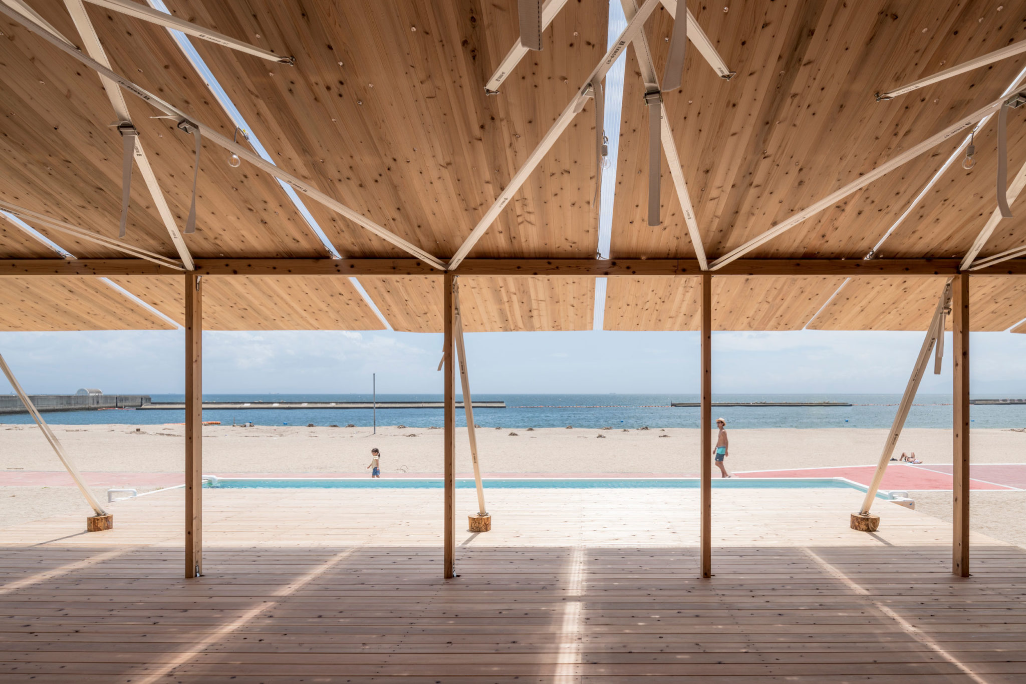 Icada 岩元真明 千種成顕による 兵庫 神戸市の 海の家 Triaxis須磨海岸 Architecturephoto Net