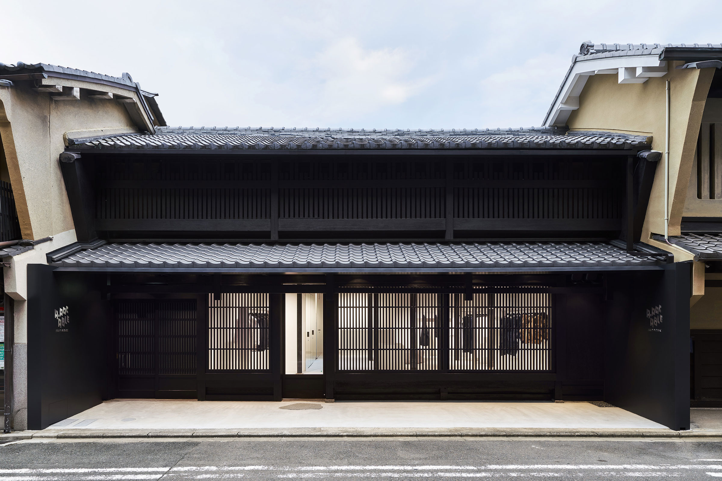 吉岡徳仁のデザインで完成した、京都市のイッセイミヤケの店舗「A-POC