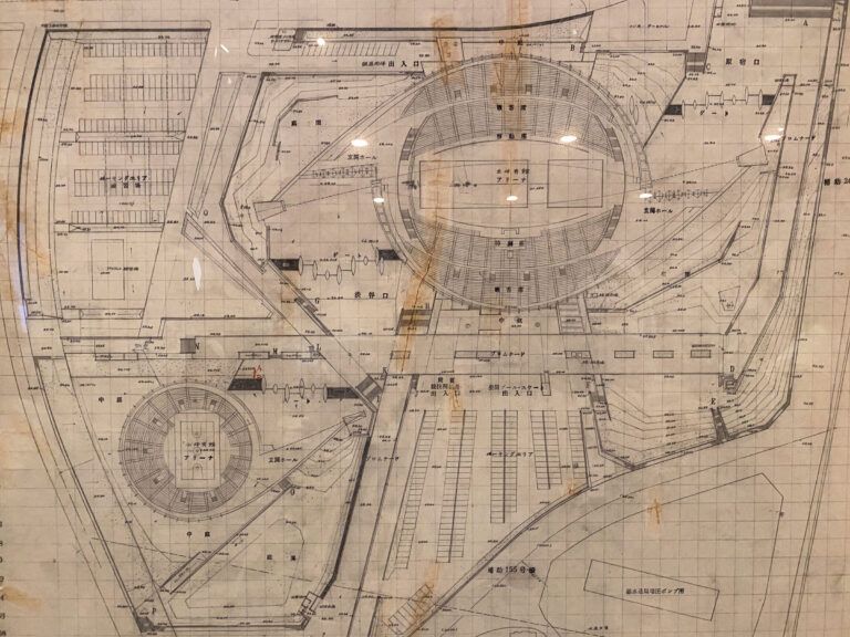 丹下健三の、国立近現代建築資料館で行われている建築展「戦前からオリンピック・万博まで 1938-1970」をフォトレポート。卒業生設計から代々木競技場 までの図面と模型等を紹介する展覧会を100枚以上の写真で紹介 | architecturephoto.net