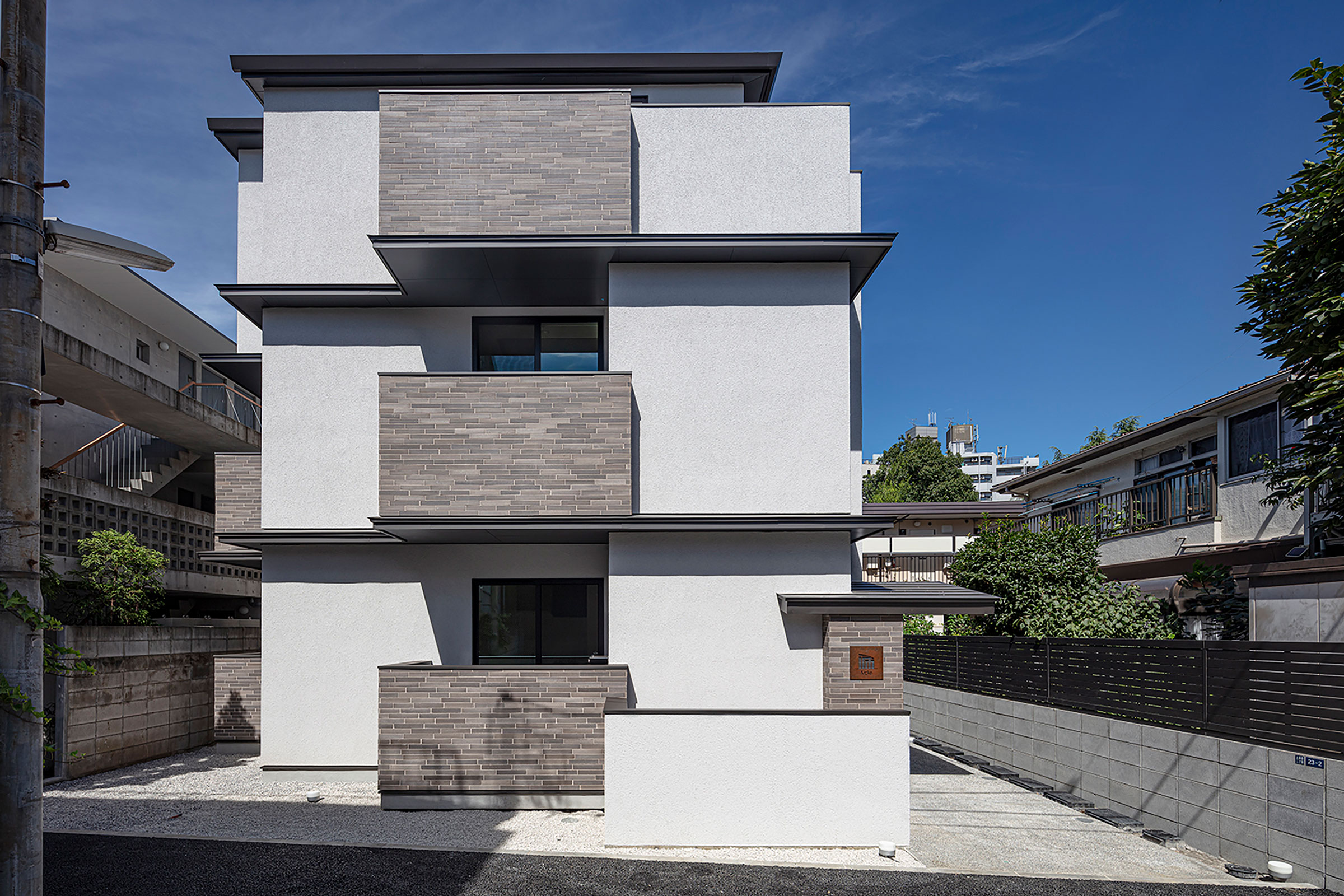 子浦中 / シオ建築設計事務所による、東京・新宿区の集合住宅「Kicka 