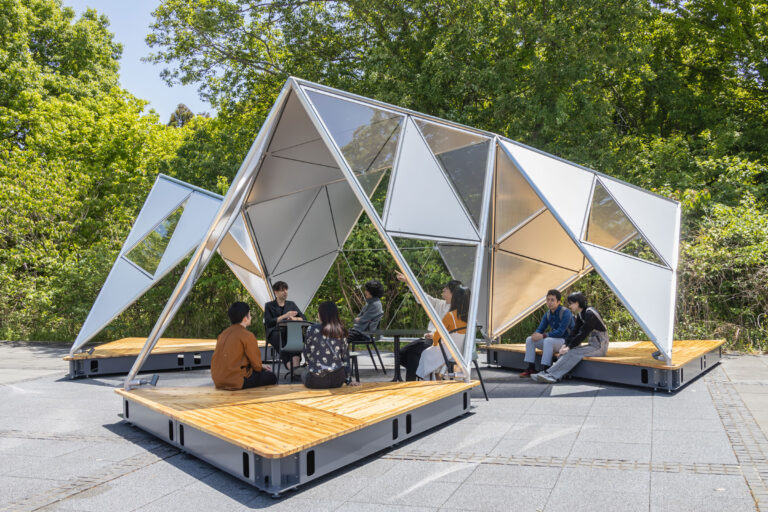 東京大学今井公太郎研究室による、移動式シェルター「PENTA-HARD