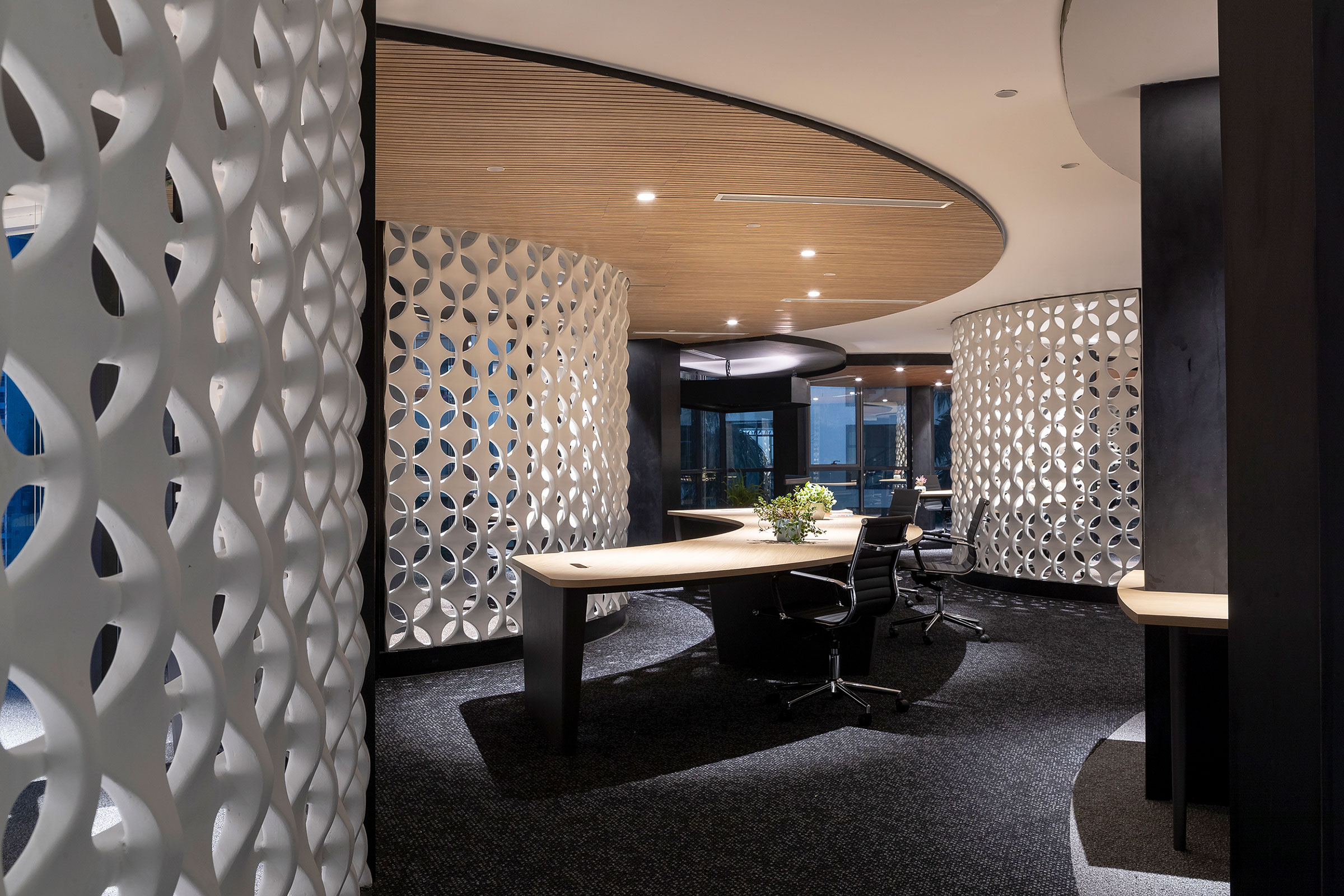 丹羽隆志アーキテクツによる、ベトナム・ハノイの「Woven Screen