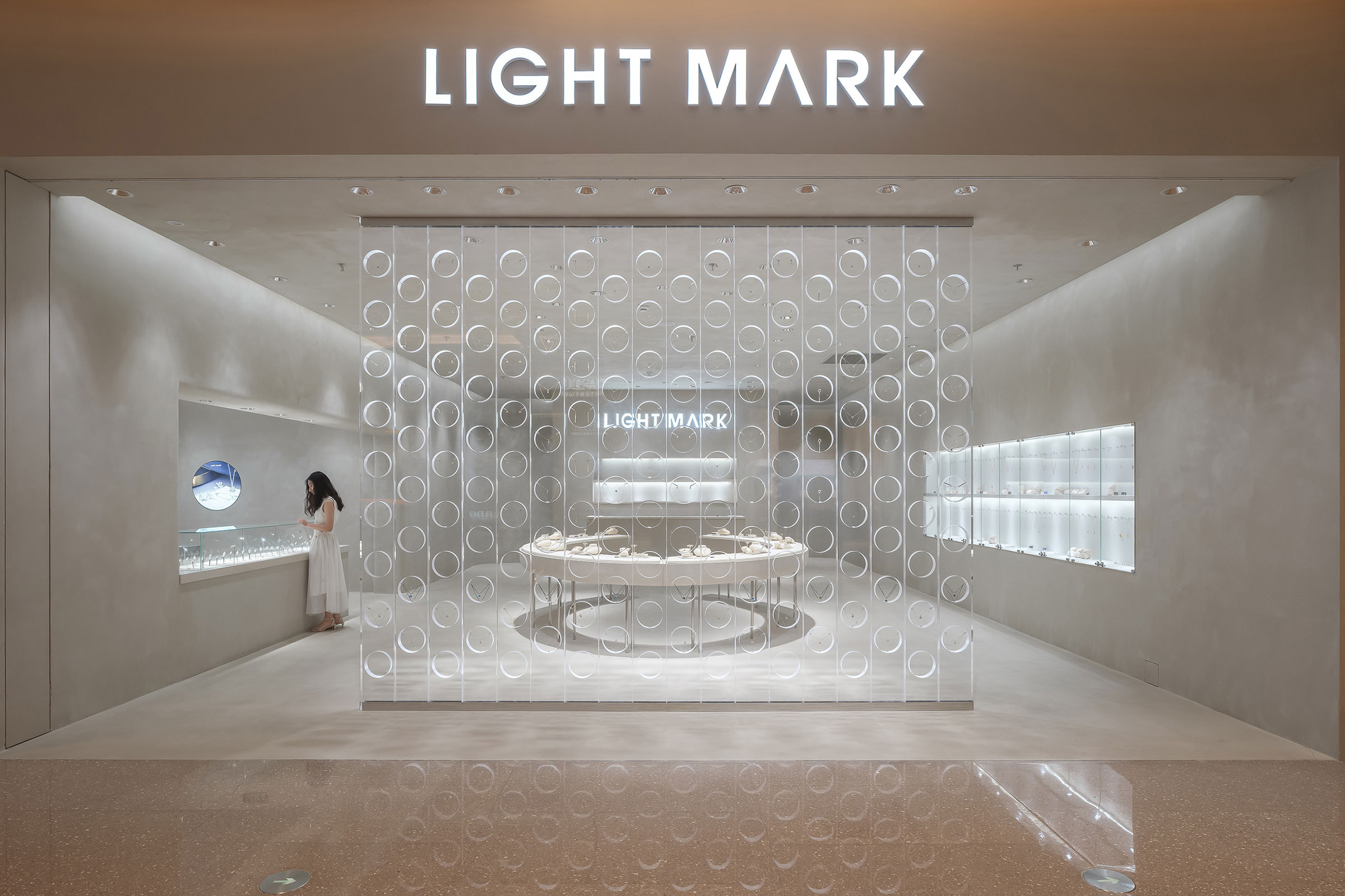 小嶋伸也＋小嶋綾香 / 小大建築設計事務所による、中国の店舗「LIGHT