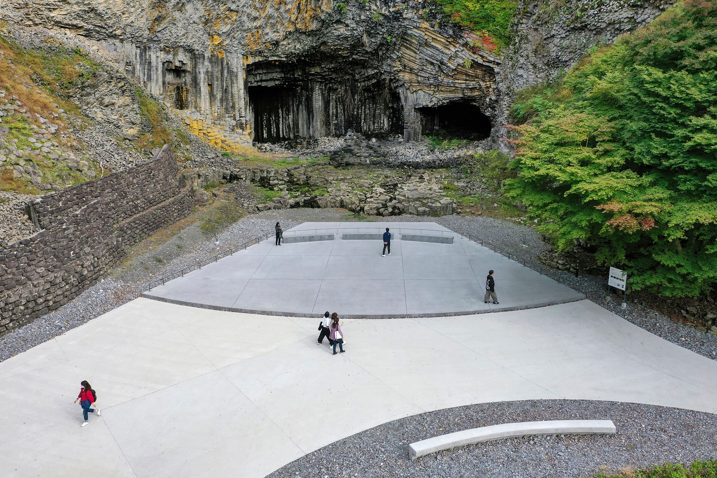 二俣公一 / ケース・リアルによる、兵庫・豊岡市の「玄武洞公園整備