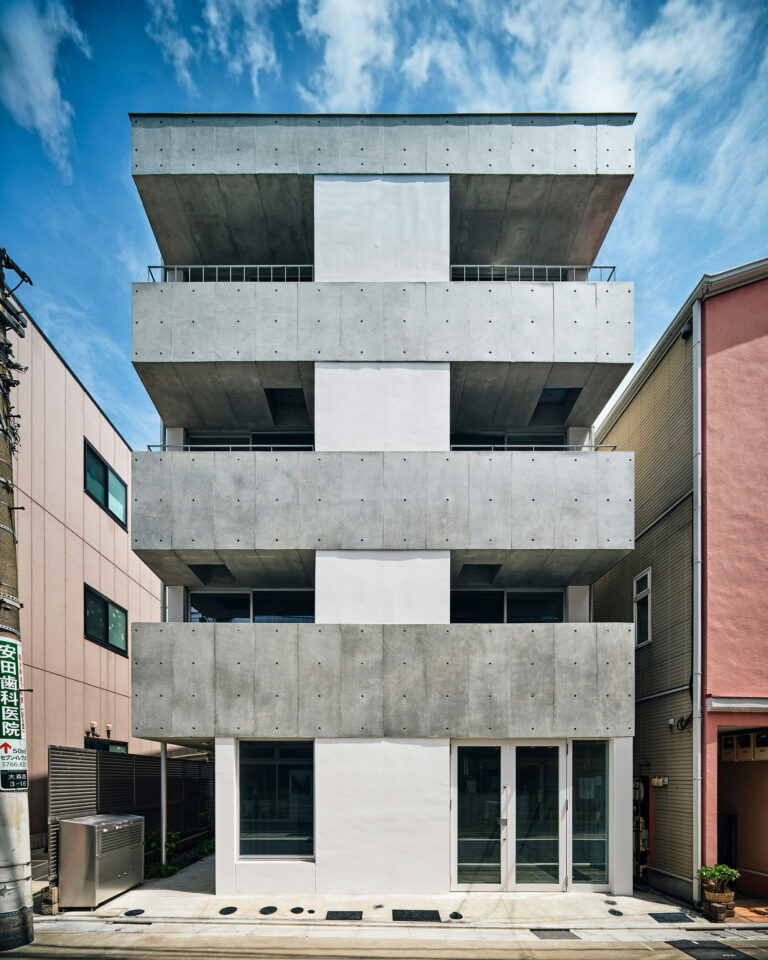 佐藤信 / 青木茂建築工房による、福岡市の住戸改修「ホわイとハ