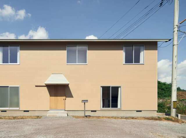 クライン・ダイサム・アーキテクツによる東京の住宅「sasao house」の 