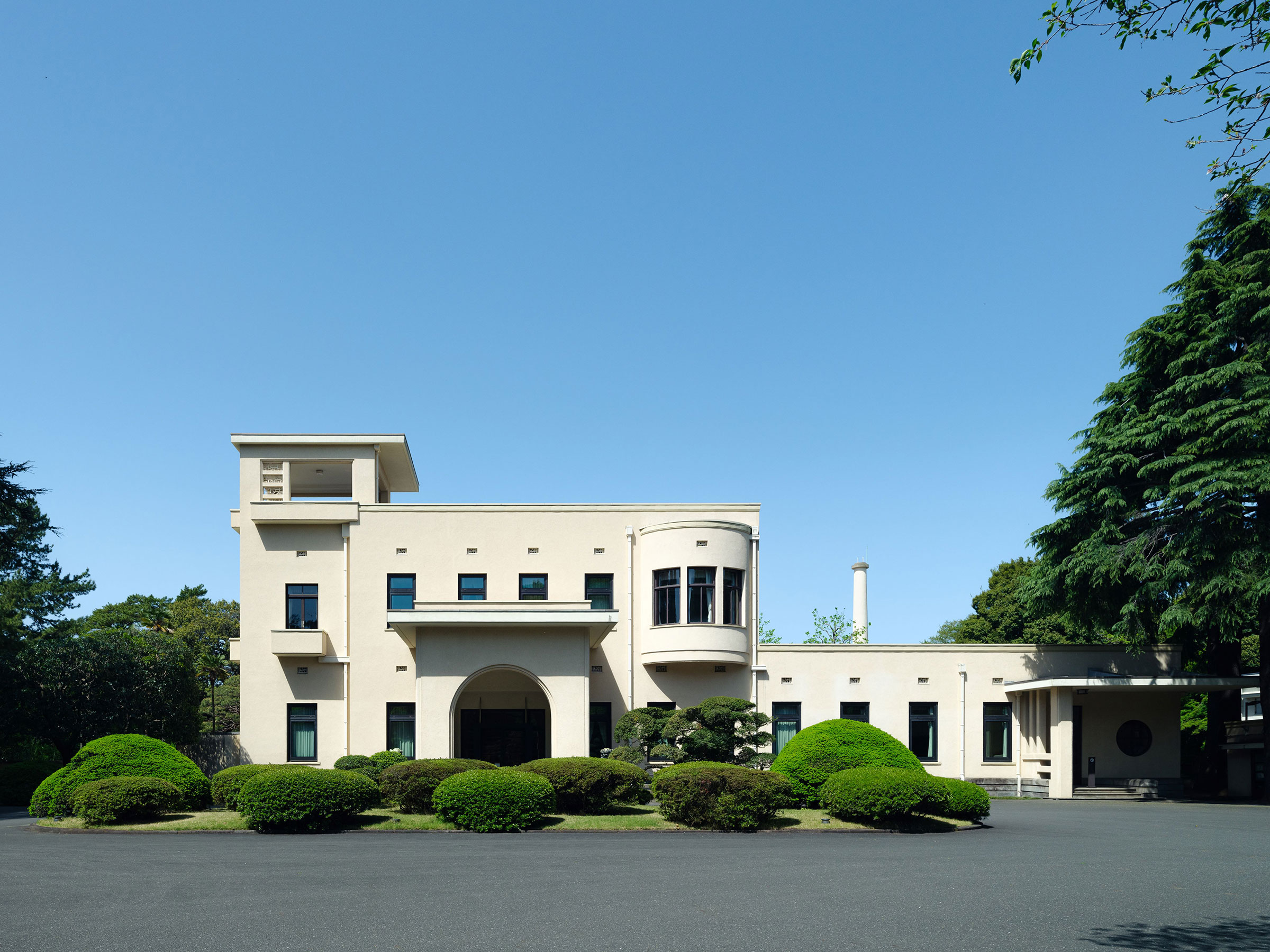 東京都庭園美術館での展覧会「建物公開2024 あかり、ともるとき」の