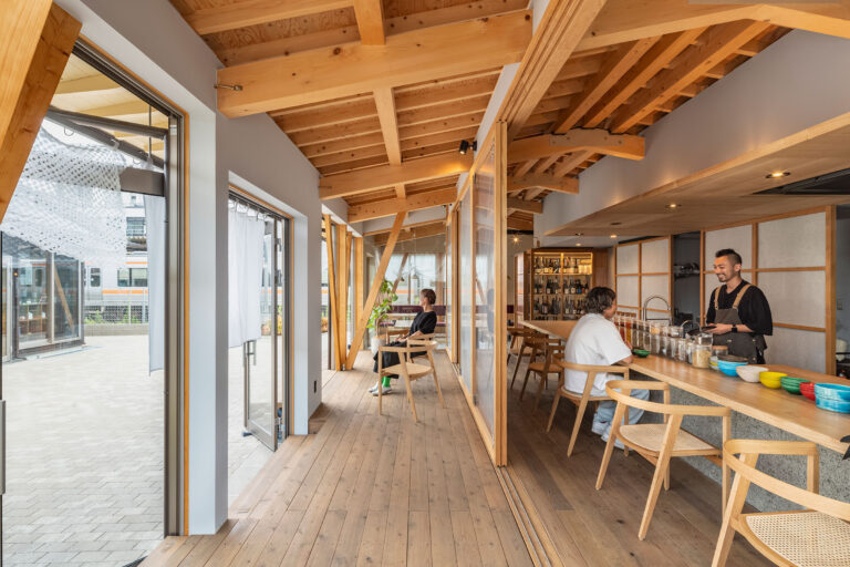 洋書◆バーとレストランのインテリア写真集 本 建物 建築 設計 レストラン&バー グラフィックス・インテリア 空間に価値を