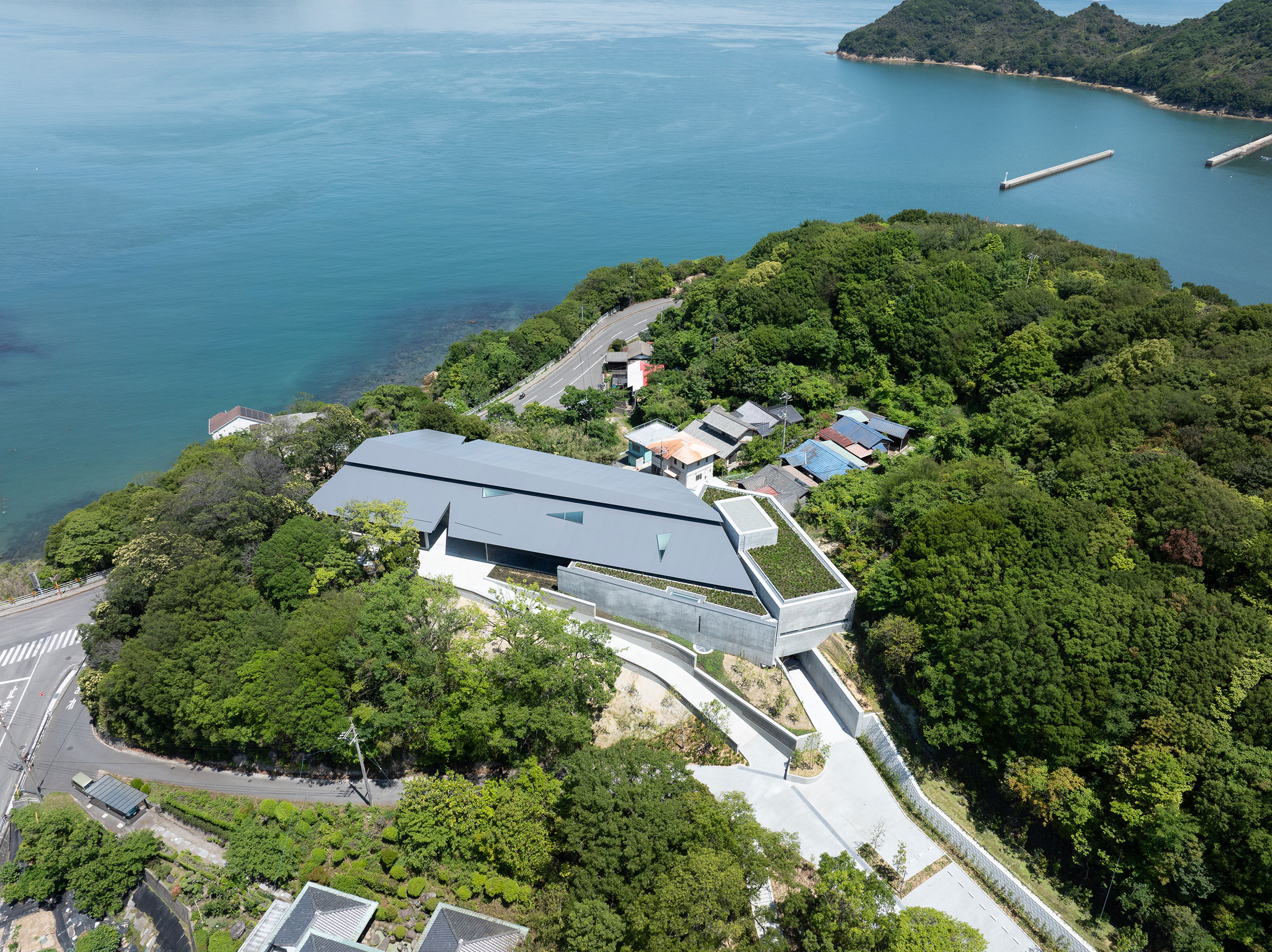 【感謝価格】 ニュース】安藤忠雄による、香川の「直島新美術館」が、明日開館 住まい/暮らし/子育て
