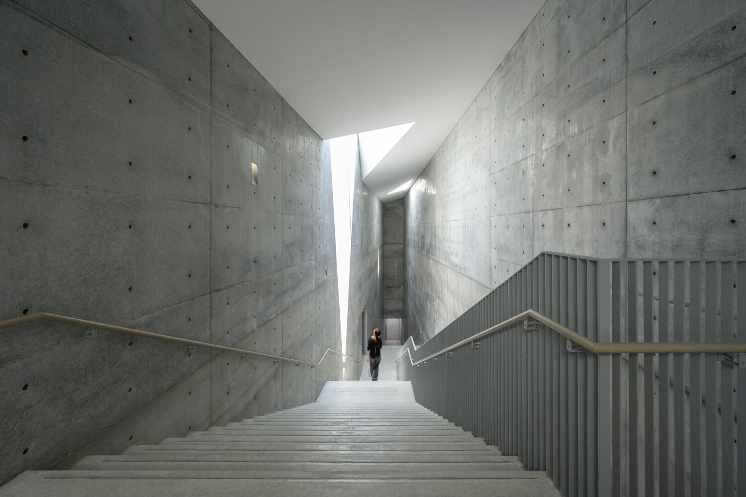 【ニュース】安藤忠雄による、香川の「直島新美術館」が、明日開館