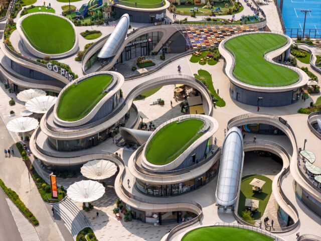 UTOPIAS ZAHA ザハハディッド ザハ・ハディド・アーキテクツによる世界のクリエイターをつなぐ