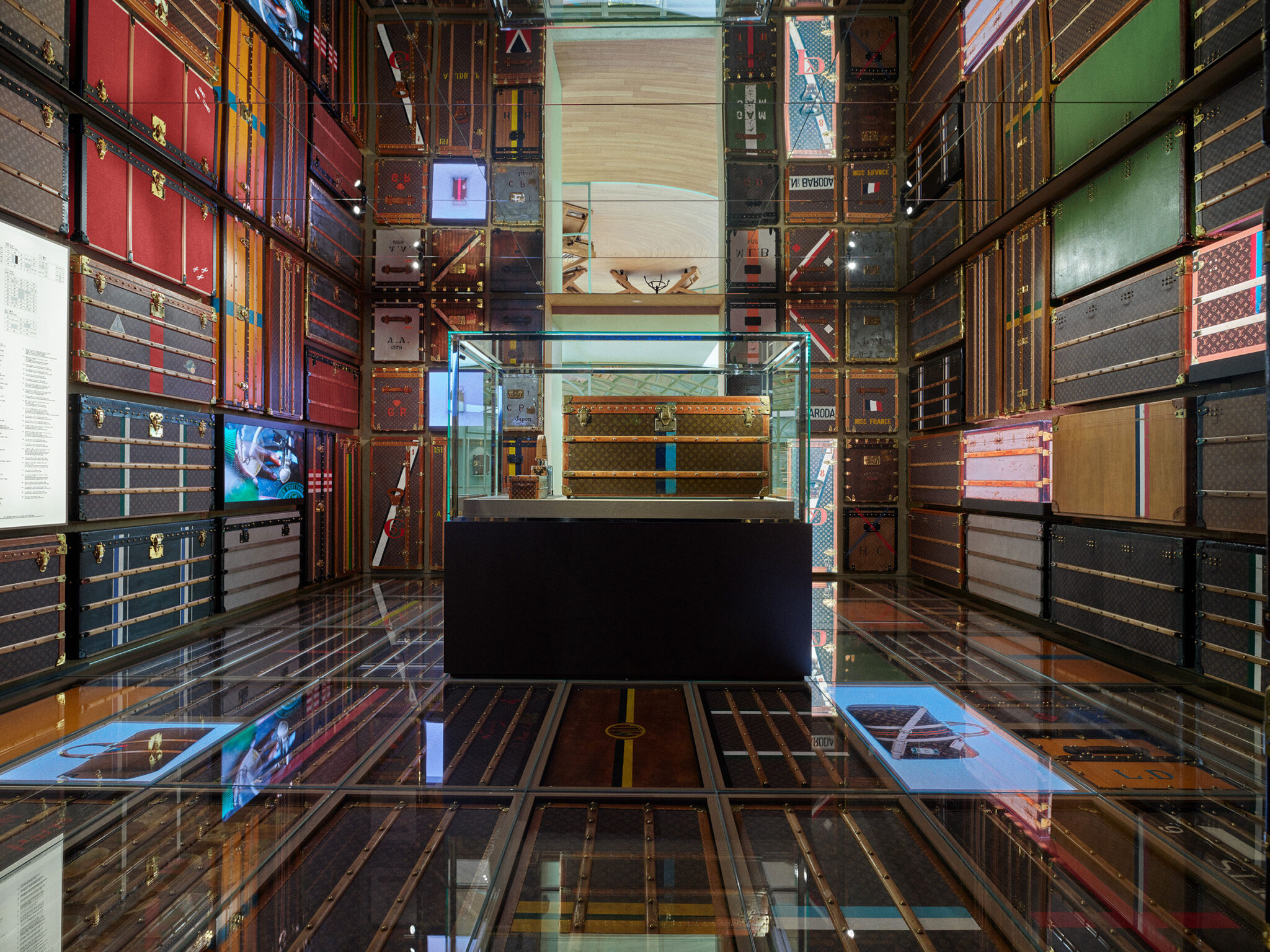 ニュース】OMA / 重松象平の空間デザインによる、韓国・ソウルでのルイ